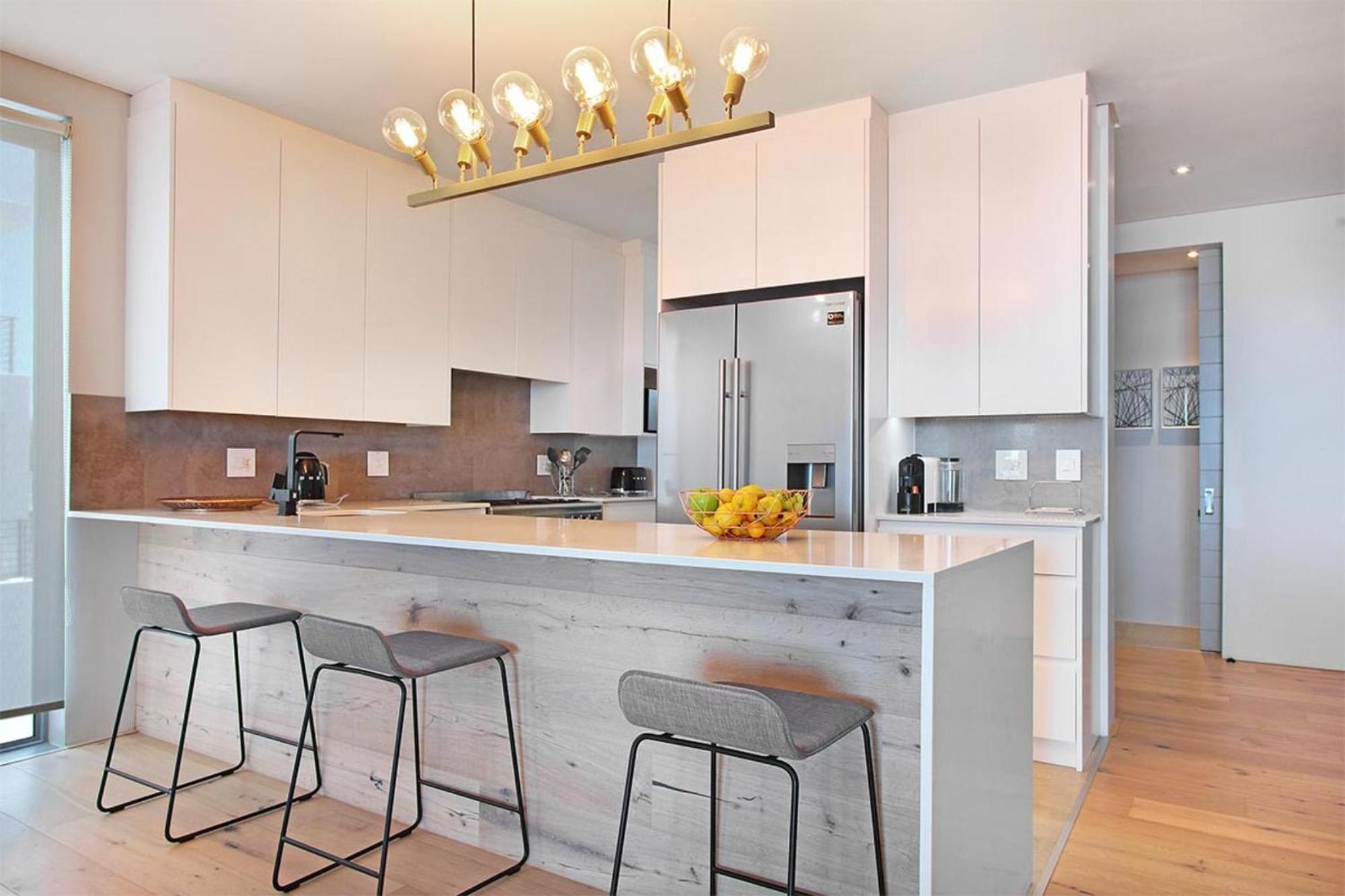 Bright 2bed In Sea Point W Sea Views Helio Haven * Cape Town